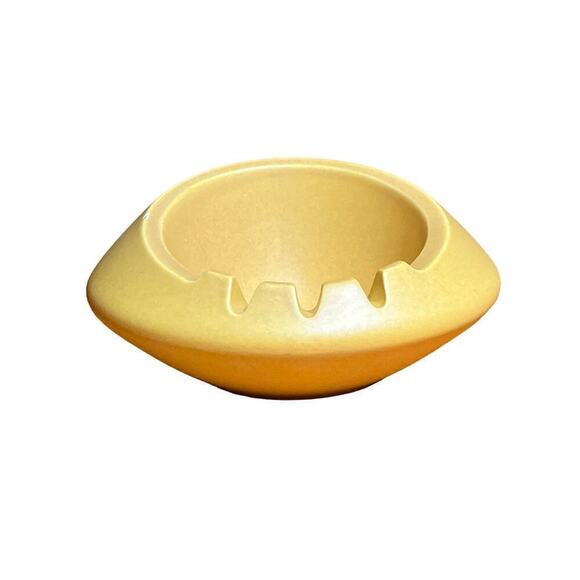 Vintage porcelain Hyalyn yellow ashtray. Retro.mcm. 12 USA. cork bottom.Bar.Home - Picture 7 of 7